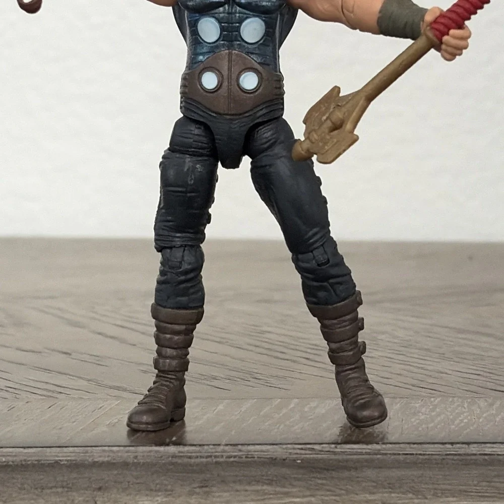 Marvel Universe Avengers BATTLE HAMMER THOR Comic Series 02‎ Ultimates 2011 Toy